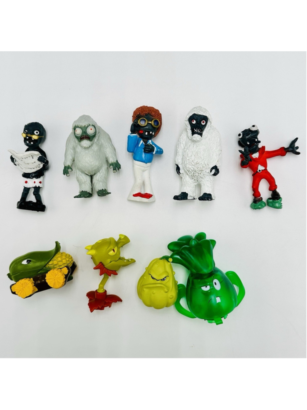 Plants vs Zombies Figures Lot of Nine Mixed Action Toys